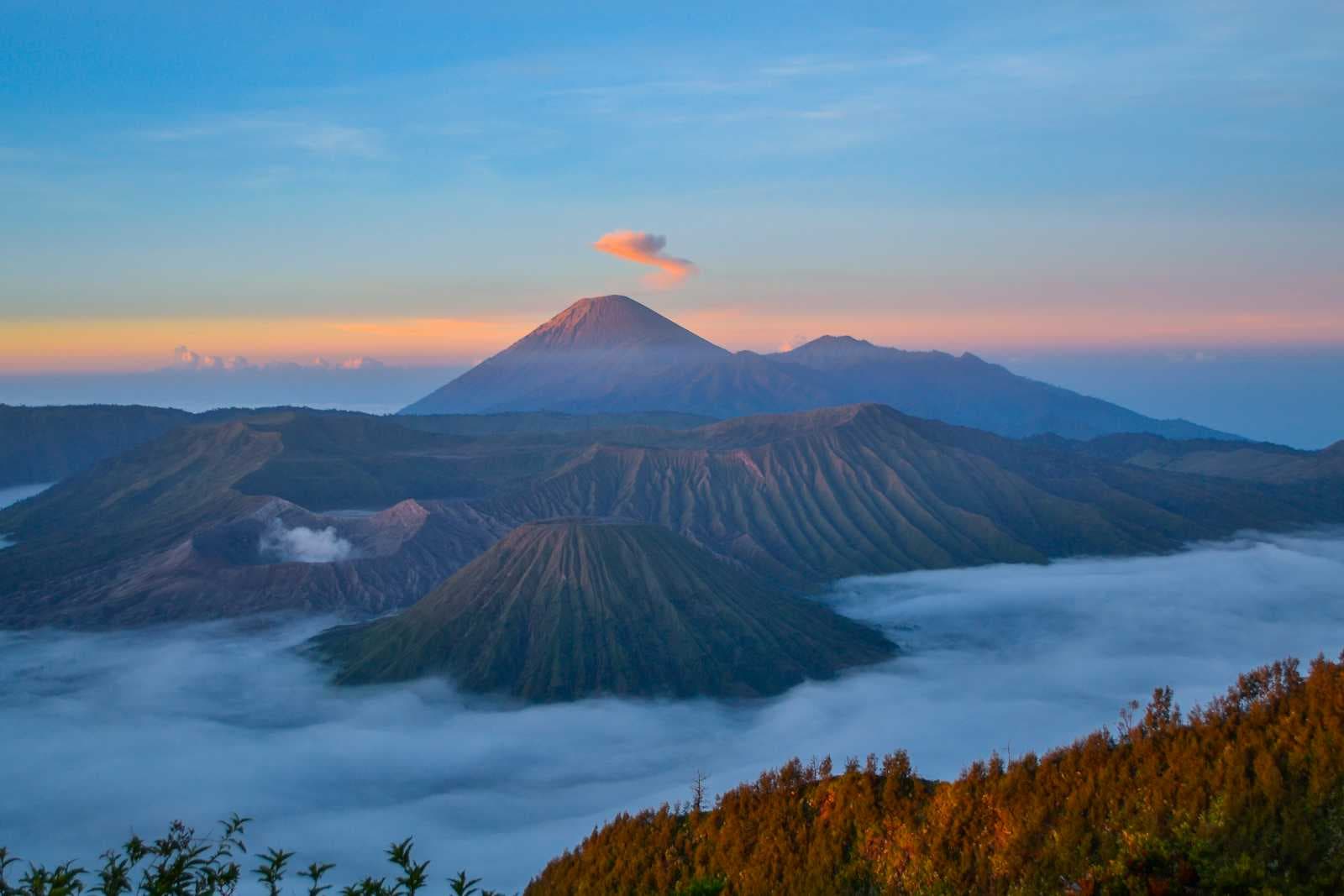 Pendakian ke Mahameru dan Pertolongan Allah di Atas Langit Jawa
